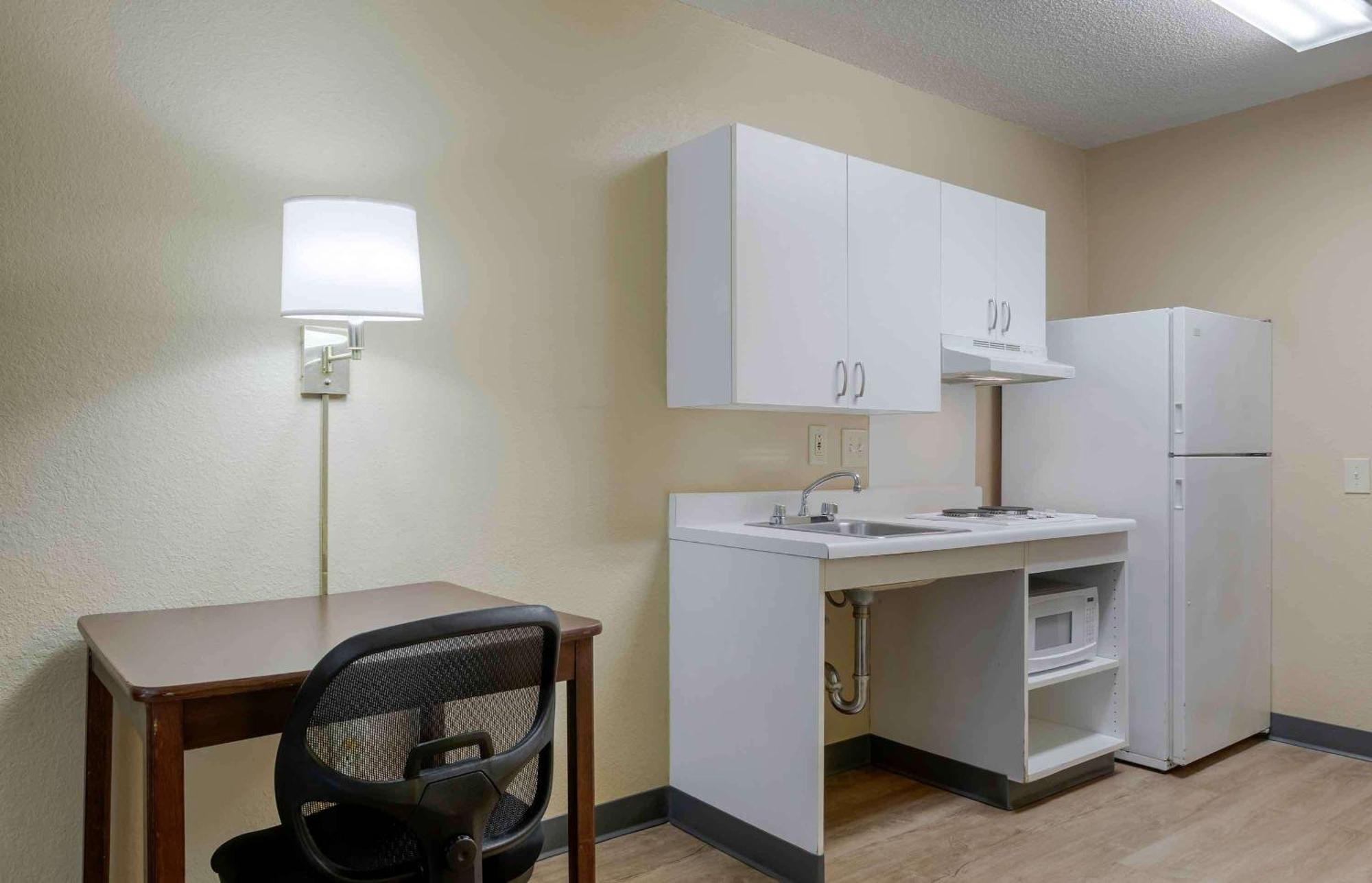 Extended Stay America Select Suites - Raleigh - Rtp - 4610 Miami Blvd Durham Exterior foto